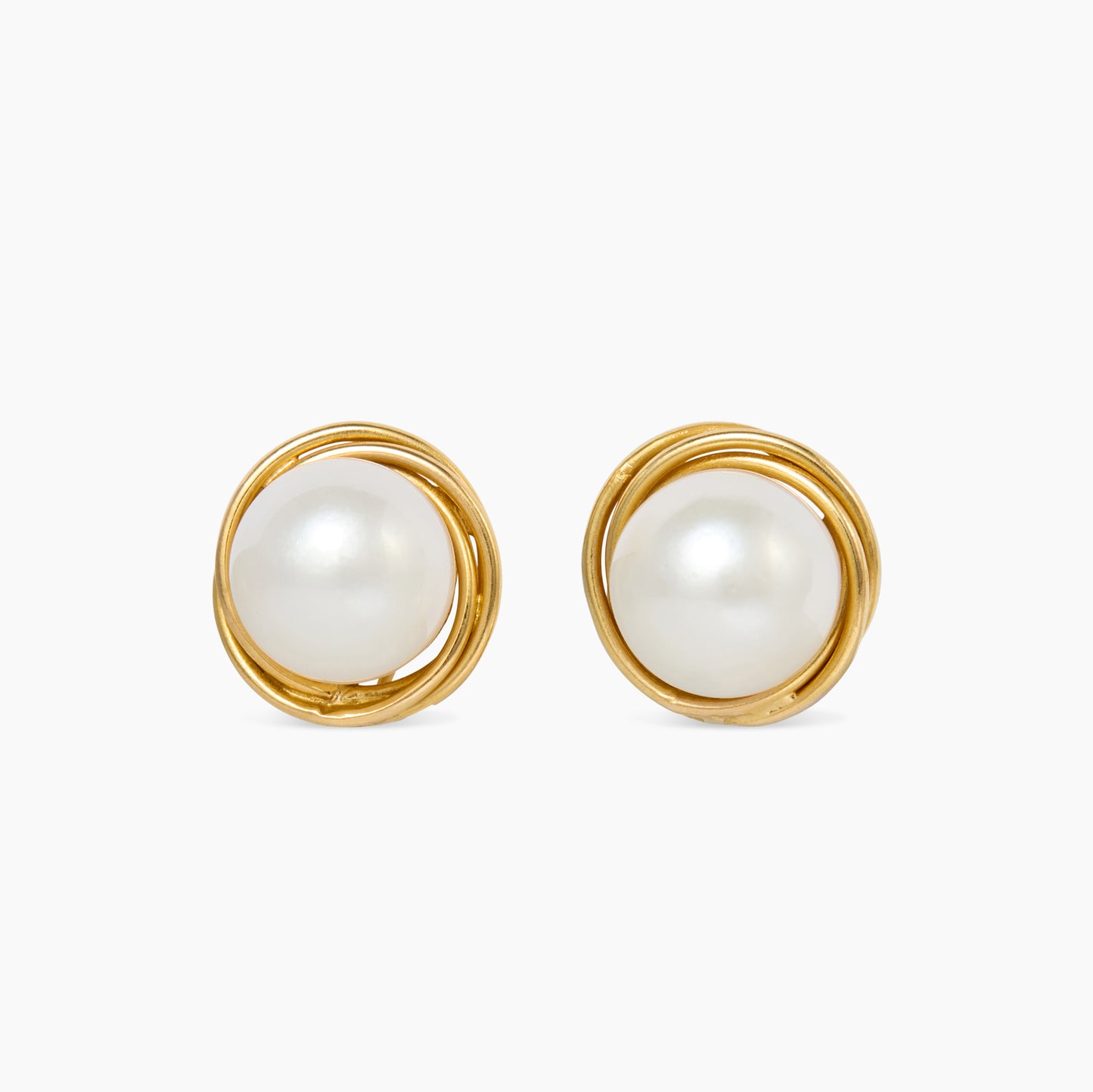 Kathryn Classic Pearl Earrings